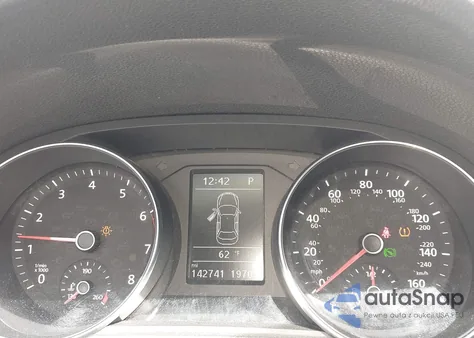 2017 Volkswagen Passat 1.8T R-Line из США, поврежденный, VIN 1VWDT7A37HC013054